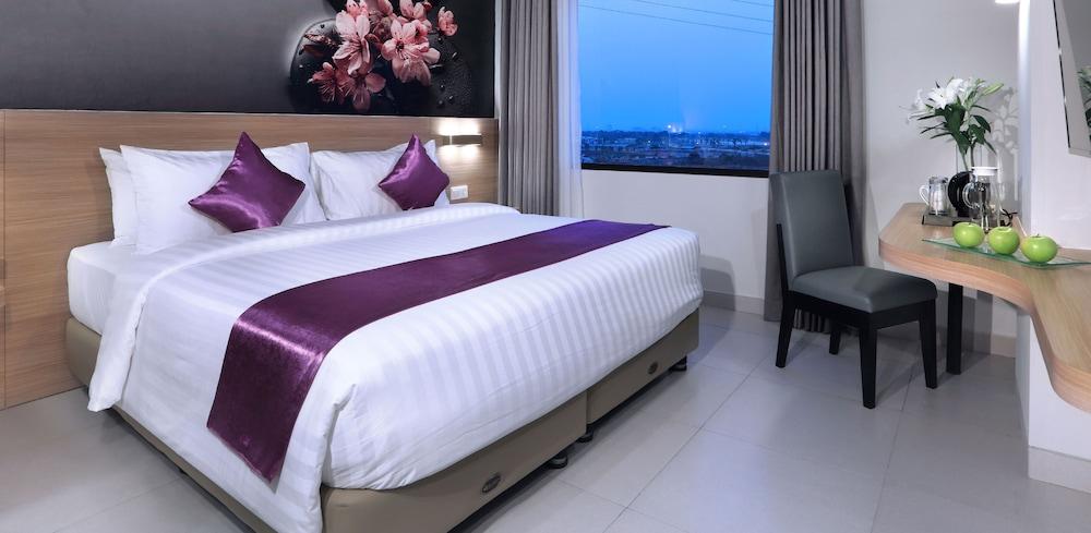 Quest Prime Cikarang By Aston Otel Bekasi Dış mekan fotoğraf