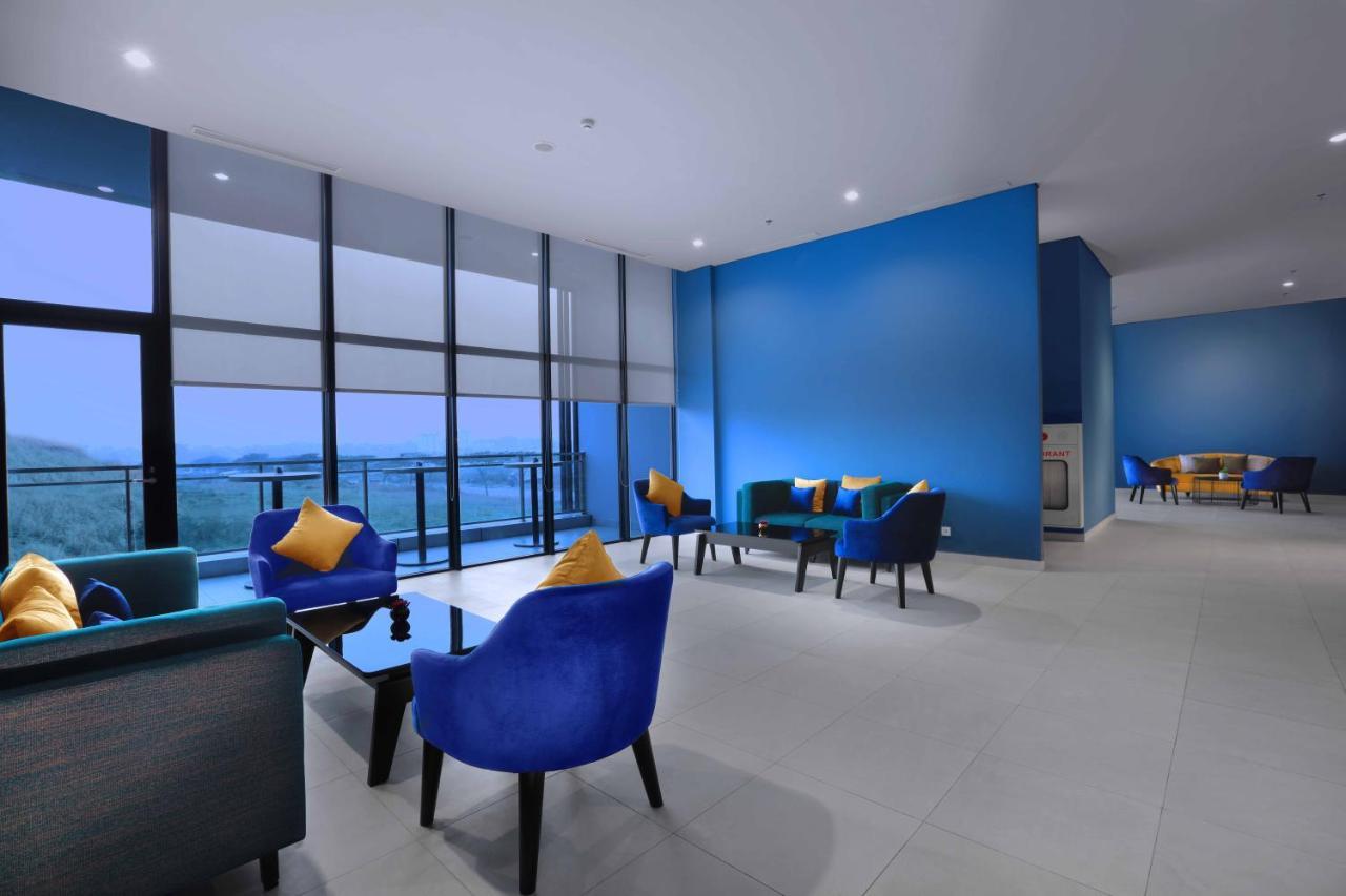 Quest Prime Cikarang By Aston Otel Bekasi Dış mekan fotoğraf
