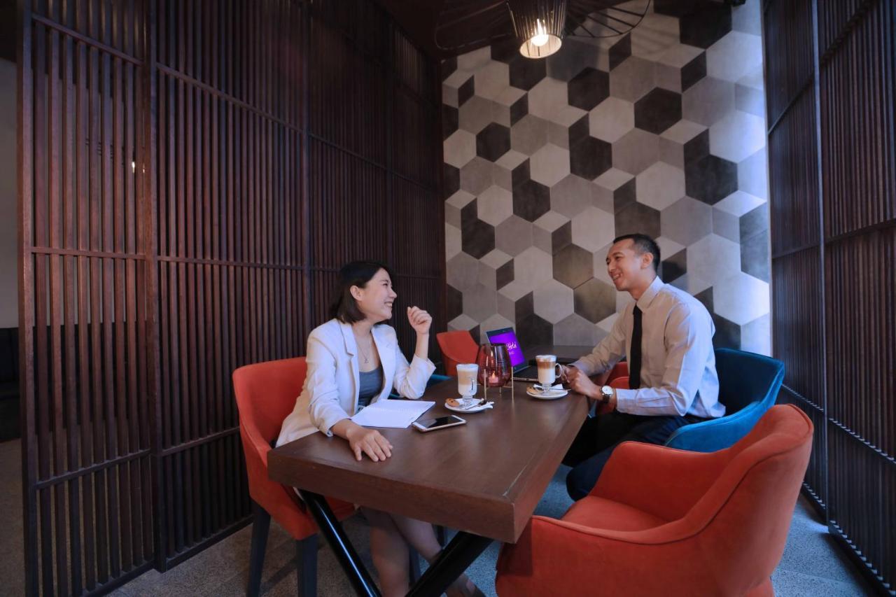 Quest Prime Cikarang By Aston Otel Bekasi Dış mekan fotoğraf